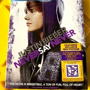 JUSTIN Bieber Never Say Never Blu-Ray + DVD + Digital Copy 2011 release